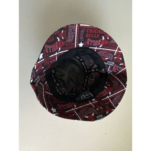 Chicago Bulls Bucket Hat NBA Classic Ultra Game Black Red Retro VGMC069F NEW - Picture 7 of 11